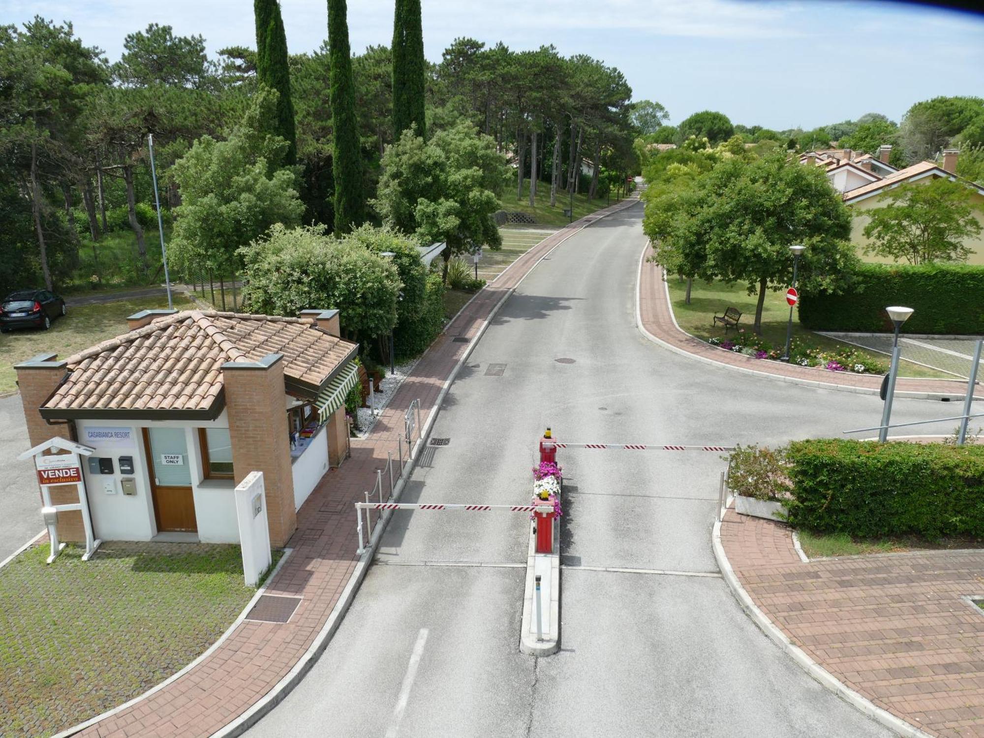 Casabianca Resort Villas Lignano Sabbiadoro Exteriör bild